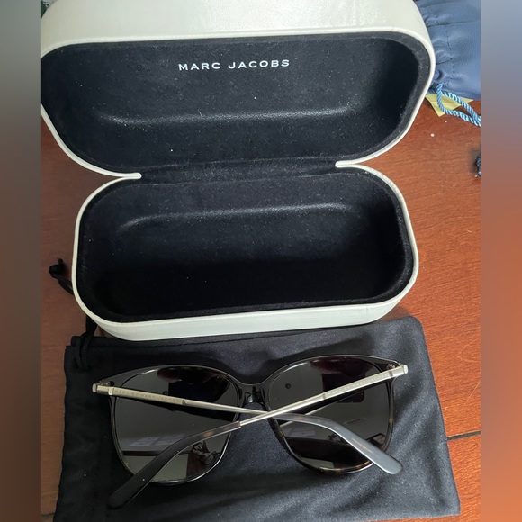 Marc by Marc Jacobs Women’s Sunglassess - Picture 4 of 9